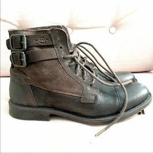 Levi boots
